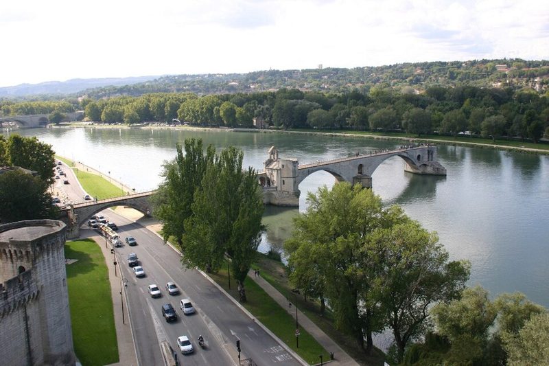 Pont Saint-B?n?zet crossing part of the Rh?ne below Avignon