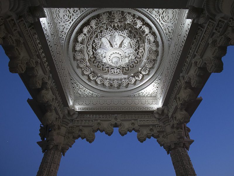 File:BAPS Shri Swaminarayan Mandir, Toronto.jpg