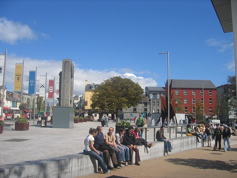 File:An Fhaiche Mhór, Gaillimh - Eyre Square, Galway.jpg