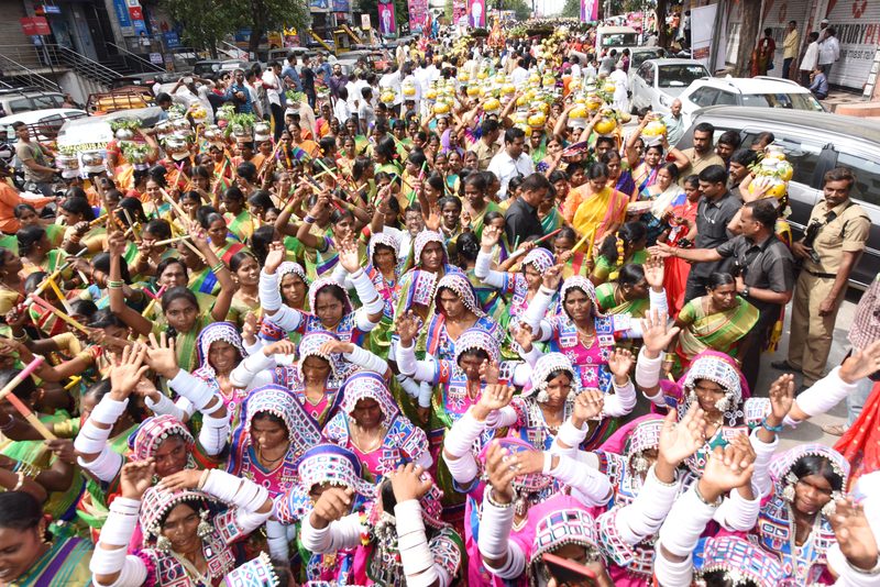 File:Banjara Artists Performance at Hyderabad Mahankali Bonalu (28.07.2018) 01.jpg