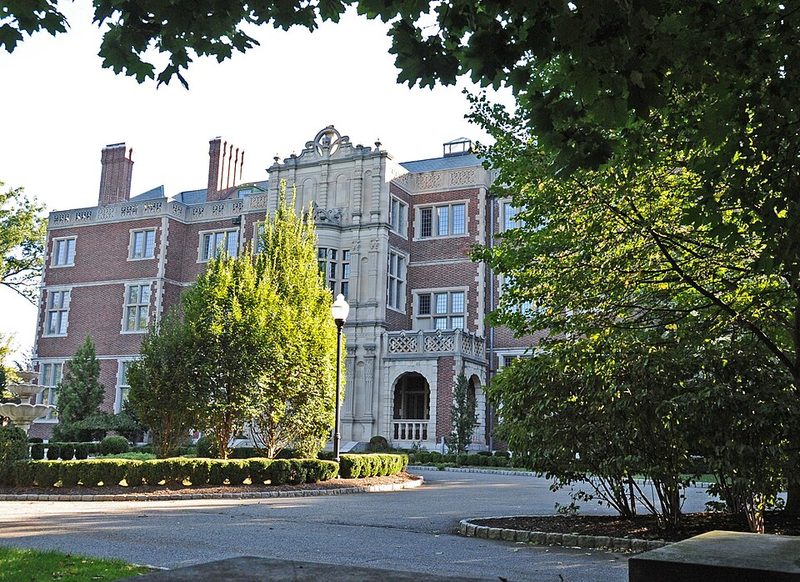 Crocker-McMillin Mansion