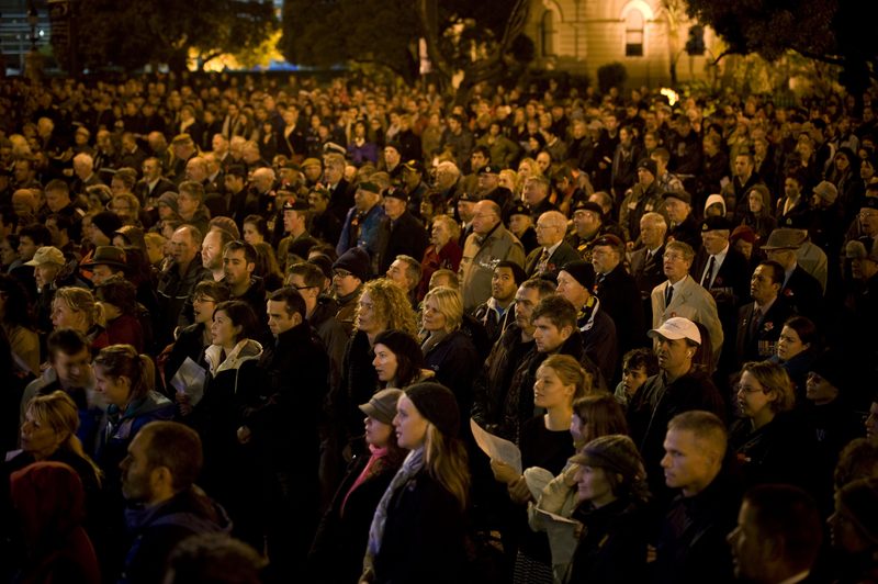 File:ANZAC Day Dawn Service at Wellington Cenotaph - Flickr - NZ Defence Force (2).jpg